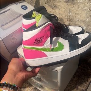 Air Jordan 1 Mid